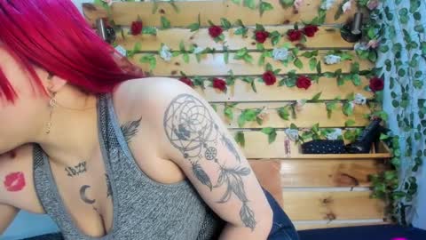 Snapshot of sharol_heart_ chatting on 02.10.25 Sharol online show from 02.10.25