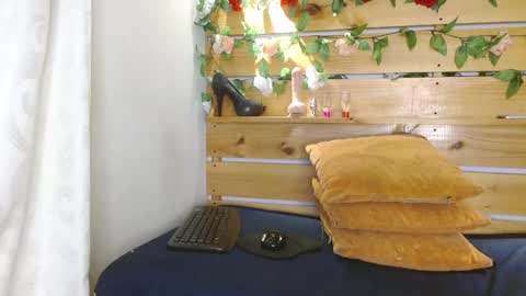 Snapshot of sharol_heart_ chatting on 03.05.25 Sharol online show from 03.05.25