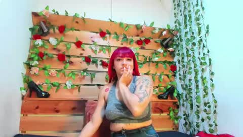 Snapshot of sharol_heart_ chatting on 09.12.25 Sharol online show from 09.12.25