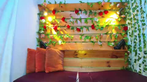 Snapshot of sharol_heart_ chatting on 09.18.25 Sharol online show from 09.18.25