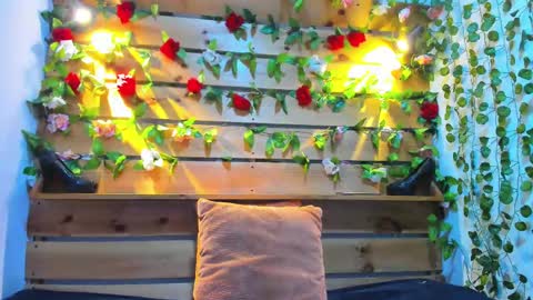 Snapshot of sharol_heart_ chatting on 09.19.25 Sharol online show from 09.19.25