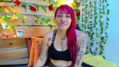 Snapshot of sharol_heart_ chatting on 10.03.25 Sharol online show from 10.03.25