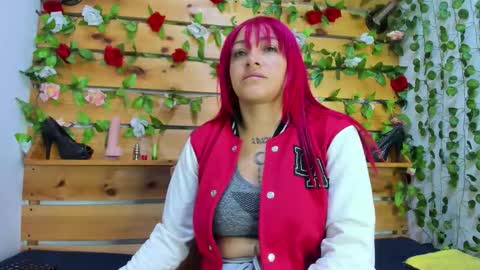 Snapshot of sharol_heart_ chatting on 10.05.25 Sharol online show from 10.05.25