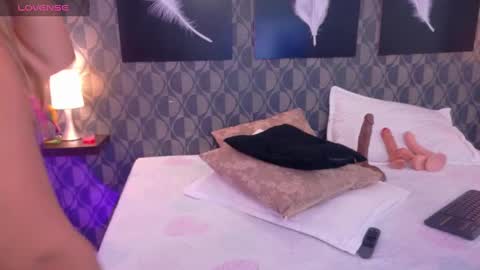 Snapshot of sharomross chatting on 01.18.25 Sharom online show from 01.18.25