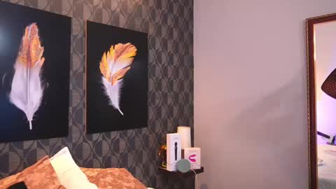 Snapshot of sharomross chatting on 10.08.25 Sharom online show from 10.08.25