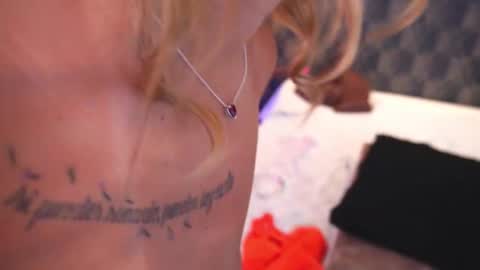 Snapshot of sharomross chatting on 11.27.25 Sharom online show from 11.27.25