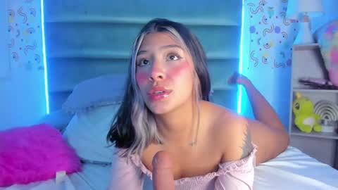 Snapshot of sharon_justin_ chatting on 03.11.25 Sharon online show from 03.11.25