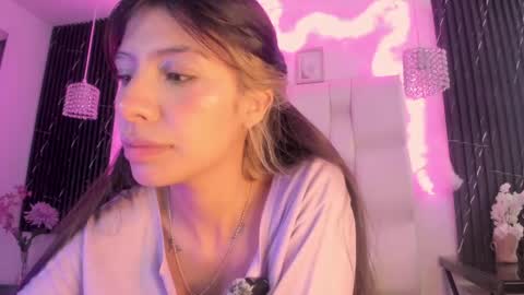 Snapshot of sharon_justin_ chatting on 05.19.26 Sharon online show from 05.19.26