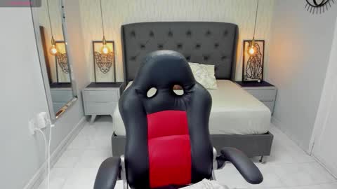 M A G N O  online show from 09.10.25