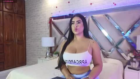 Snapshot of sharonlewy_ chatting on 07.14.26 Sharon online show from 07.14.26