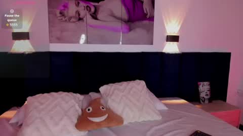 SharonLovee  online show from 06.11.26