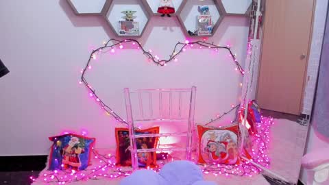 Snapshot of sharonsander1 chatting on 12.22.24 Sharon online show from 12.22.24