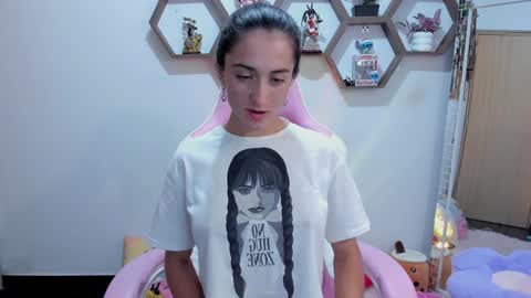 Snapshot of sharonsander1 chatting on 01.11.25 Sharon online show from 01.11.25