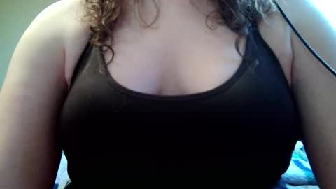 Snapshot of shathara chatting on 03.22.26 Shay online show from 03.22.26