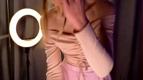 Alexandra online show from 12.20.25