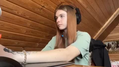 Snapshot of shavonflosi chatting on 06.19.26 Maria online show from 06.19.26