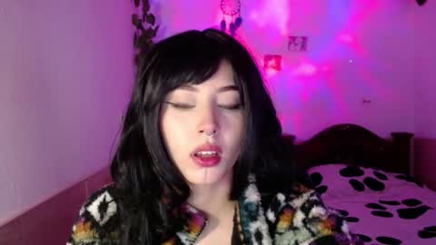 Shayla 3 online show from 12.22.25