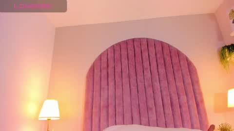 Shayla Davis  online 240 pm - 1000 pm online show from 01.29.25