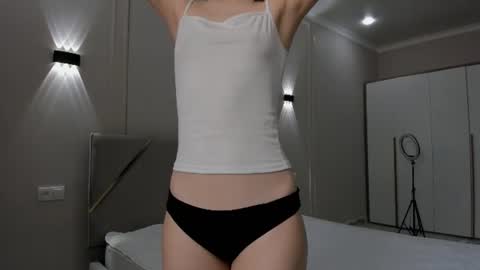 Snapshot of she_angell chatting on 07.13.26 Anny online show from 07.13.26