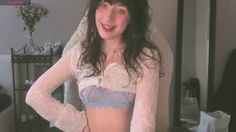 Snapshot of sheeny_shy chatting on 04.22.26 Chiara online show from 04.22.26