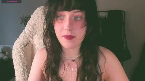 Snapshot of sheeny_shy chatting on 05.10.26 Chiara online show from 05.10.26