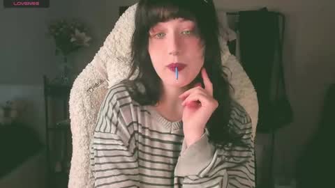 Snapshot of sheeny_shy chatting on 05.16.26 Chiara online show from 05.16.26