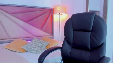 Snapshot of shegoblake chatting on 02.02.25 Shego online show from 02.02.25