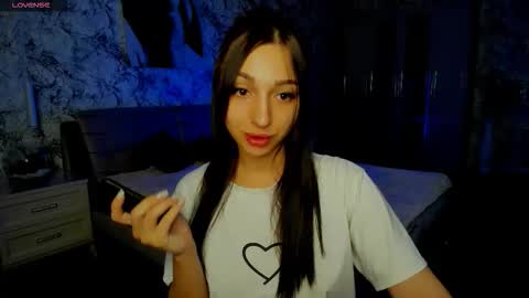 Snapshot of sheillawood chatting on 10.14.25 sheillawood online show from 10.14.25