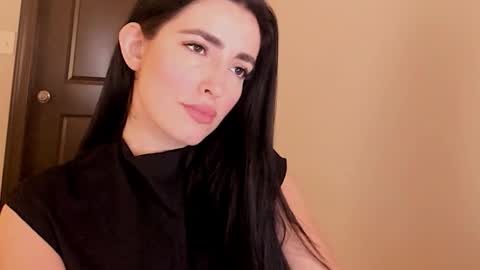 Snapshot of sheisallthat chatting on 11.18.25 sheisallthat online show from 11.18.25