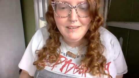 Snapshot of shelbyannn chatting on 04.07.26 Red online show from 04.07.26