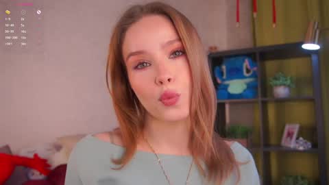 Snapshot of sheliamuyres chatting on 04.10.26 Lina online show from 04.10.26