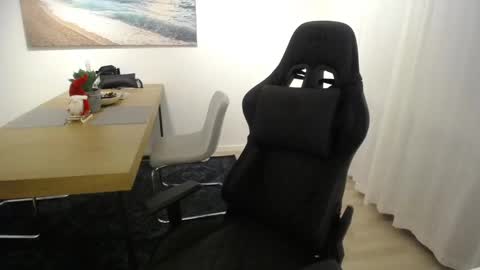 Shellsy H   online show from 12.19.24