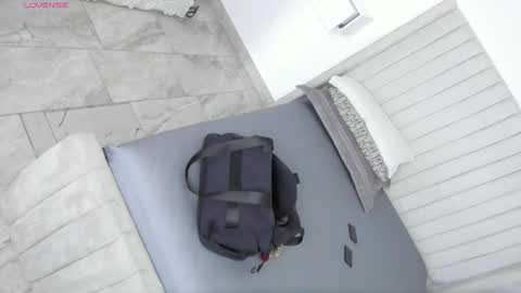 Snapshot of shelynna_azzul chatting on 05.26.26 shelynna_azzul online show from 05.26.26