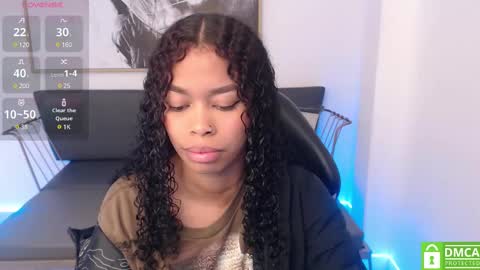 Snapshot of shenna_brunette_ chatting on 02.10.25 Shenna online show from 02.10.25