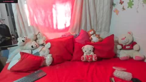 Snapshot of sherlyn_fox69 chatting on 01.09.25 Maria Saenz online show from 01.09.25