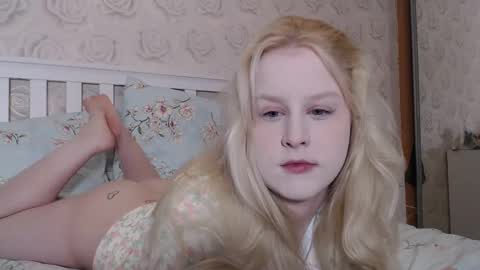 Snapshot of sherlystero chatting on 12.02.24 sher online show from 12.02.24