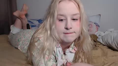 Snapshot of sherlystero chatting on 02.06.25 sher online show from 02.06.25