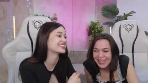 Snapshot of sheryl_elegance chatting on 01.24.25 Sheryl online show from 01.24.25