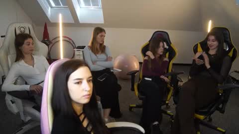 Snapshot of sheryl_elegance chatting on 10.02.25 Sheryl online show from 10.02.25