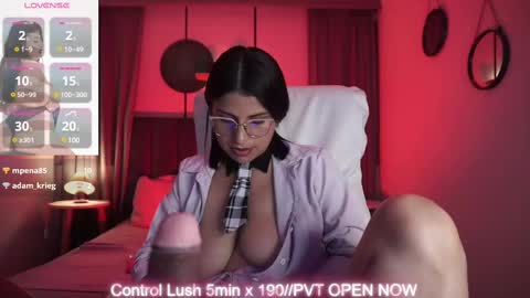 Snapshot of sheyla_hills_ chatting on 03.03.25 Sheyla online show from 03.03.25