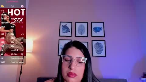 Snapshot of sheyla_hills_ chatting on 06.17.26 Sheyla online show from 06.17.26