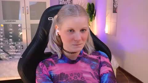 help me reach my first 25 thumbs up online show from 11.26.25