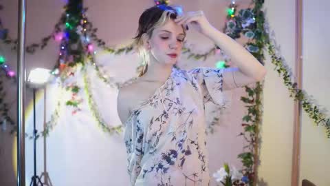 Snapshot of shiny_jail chatting on 11.28.25 JennyMira THANK YOU FOR 77 777 online show from 11.28.25