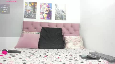 Snapshot of shira_sexylove chatting on 10.03.25 shira_sexylove online show from 10.03.25