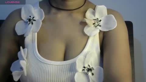 Snapshot of shiri_hot chatting on 09.17.25 Siri online show from 09.17.25