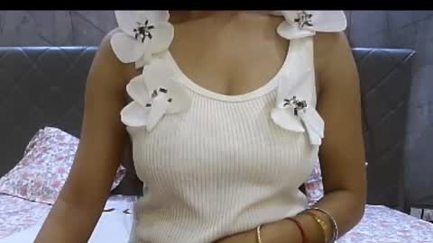 Snapshot of shiri_hot chatting on 11.23.25 Siri online show from 11.23.25