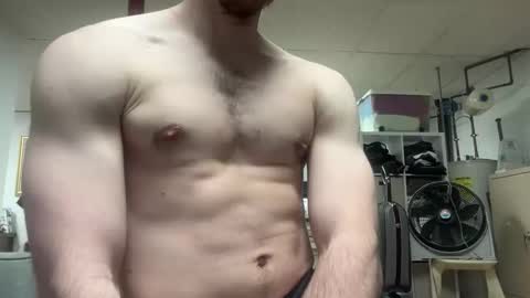 Snapshot of shirtlesshunk15 chatting on 03.27.26 shirtlesshunk15 online show from 03.27.26