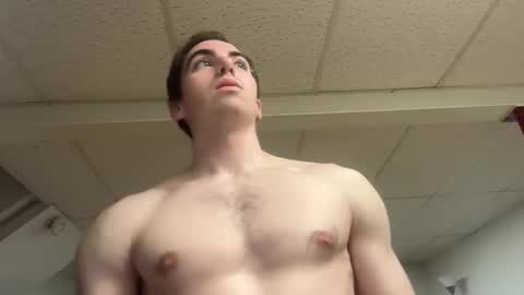 shirtlesshunk15 online show from 04.27.26