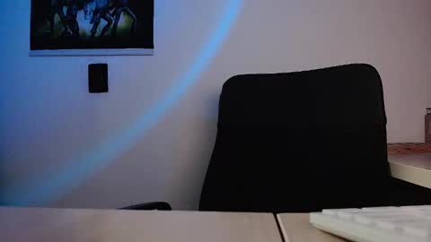 Shopie Hank  online show from 02.02.25