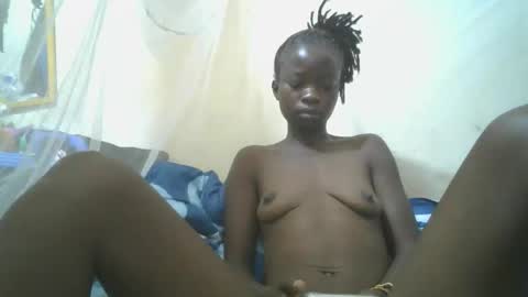 Snapshot of shortnswee254 chatting on 10.22.25 shortnswee254 online show from 10.22.25